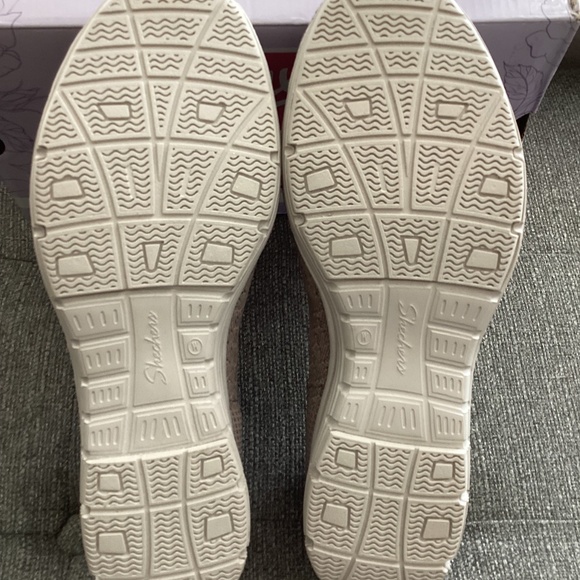 Skechers Women's Max Cushioning Seager - Stat Slip-On Wide Width Casual Sneakers - Picture 9 of 12